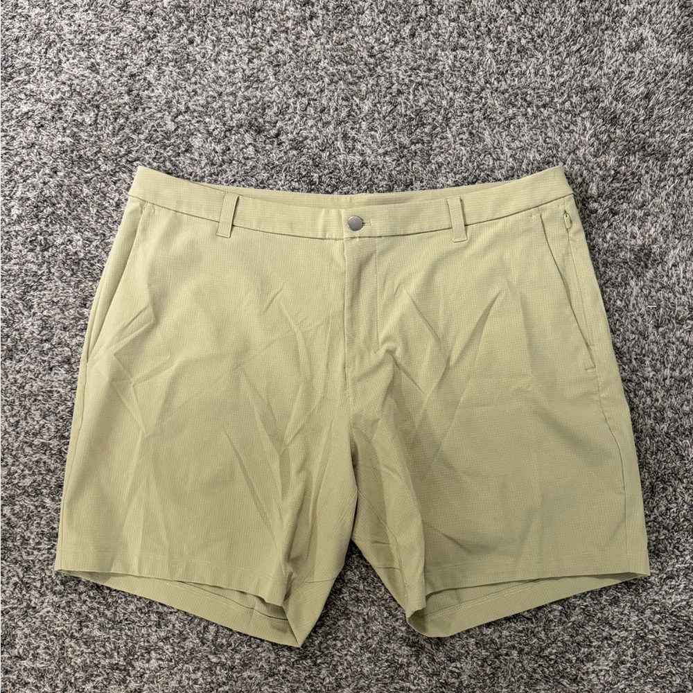 Lululemon Commission 9” Shorts - 38 - Lime